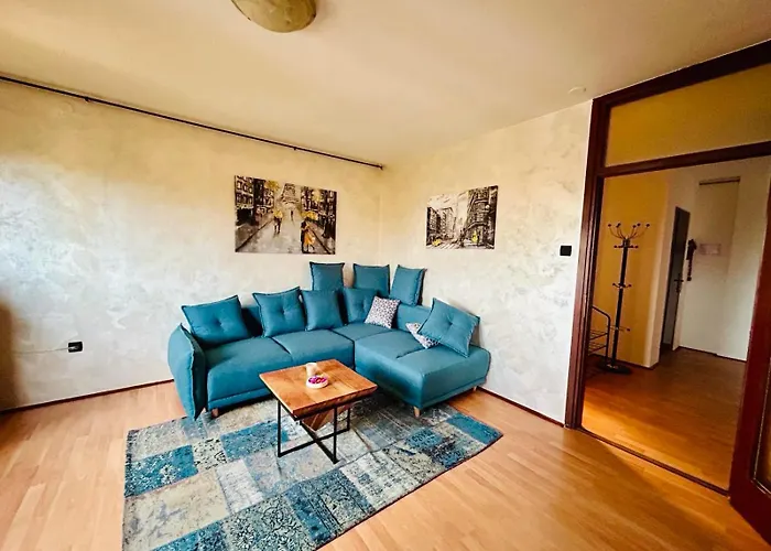 Fly By Suite - Zagreb Airport - 0-24H Self Check In&Out - Parking On Site