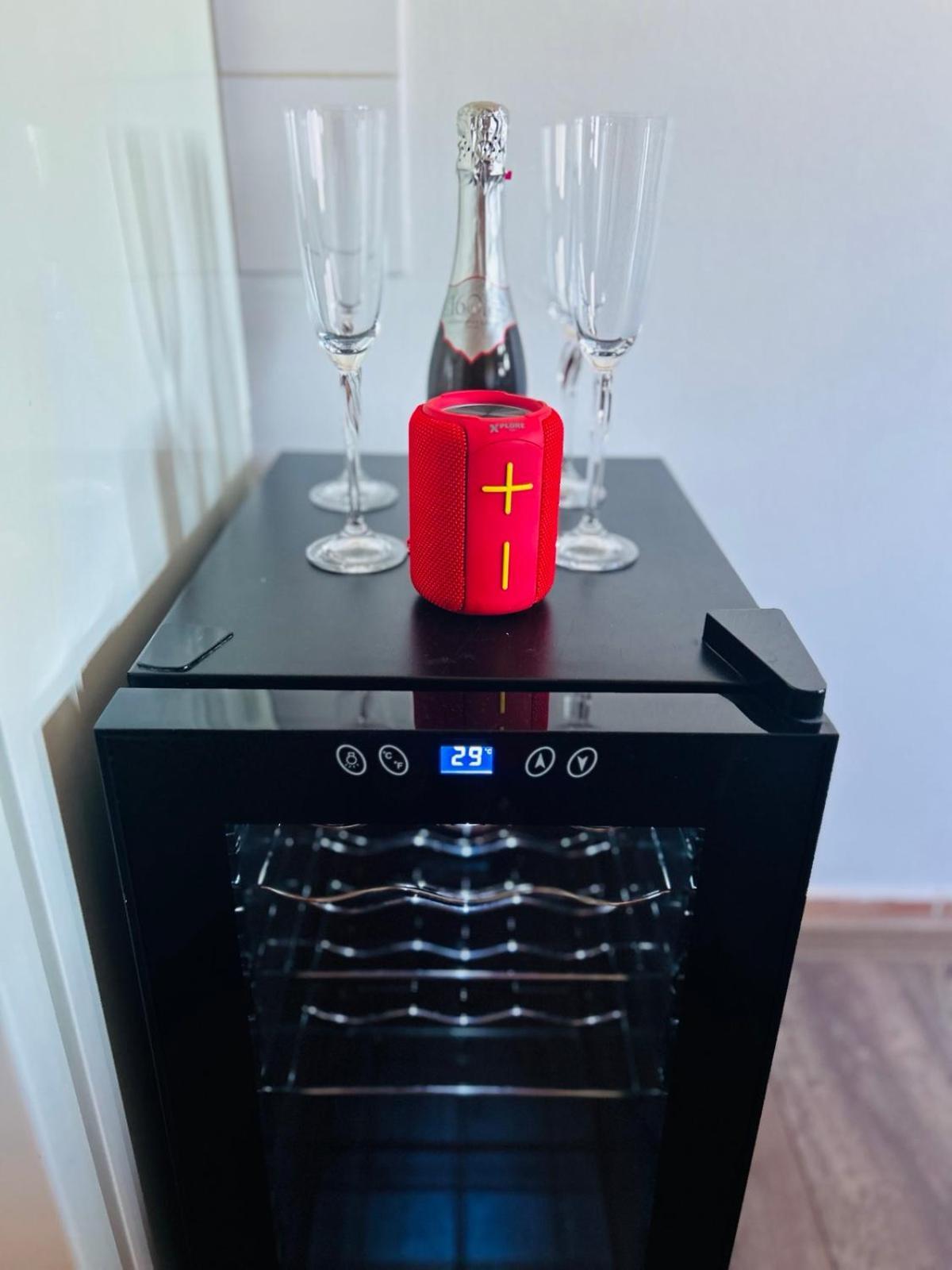 Apartment Fly By - Zagreb Airport - 0-24h Self Check In&out - Parking On Site