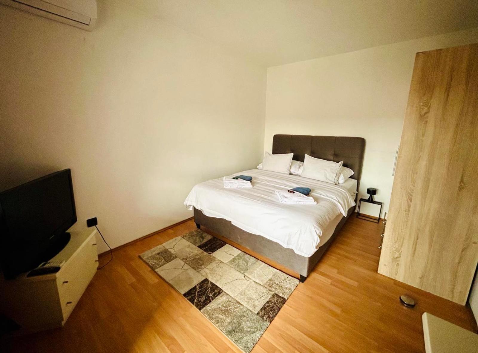 Fly By - Zagreb Airport - 0-24h Self Check In&out - Parking On Site Apartment