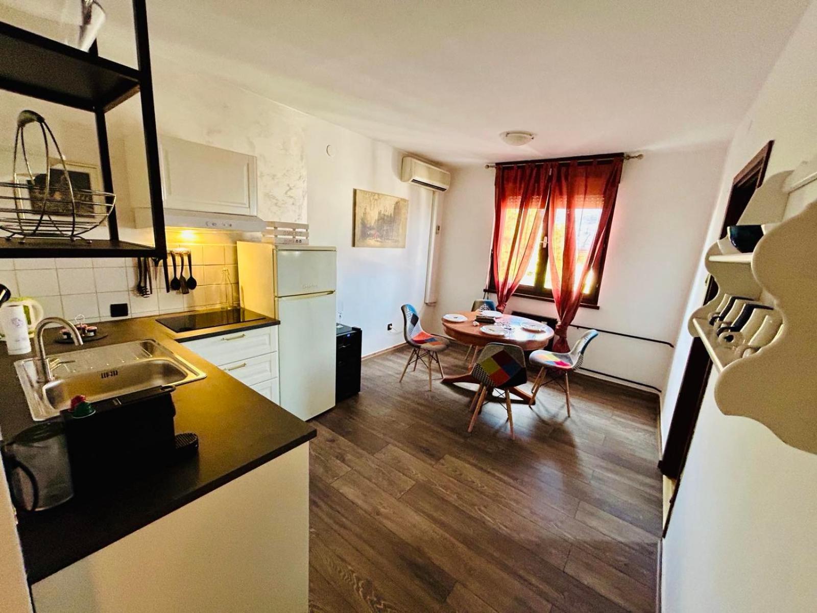 Fly By - Zagreb Airport - 0-24h Self Check In&out - Parking On Site Apartment *