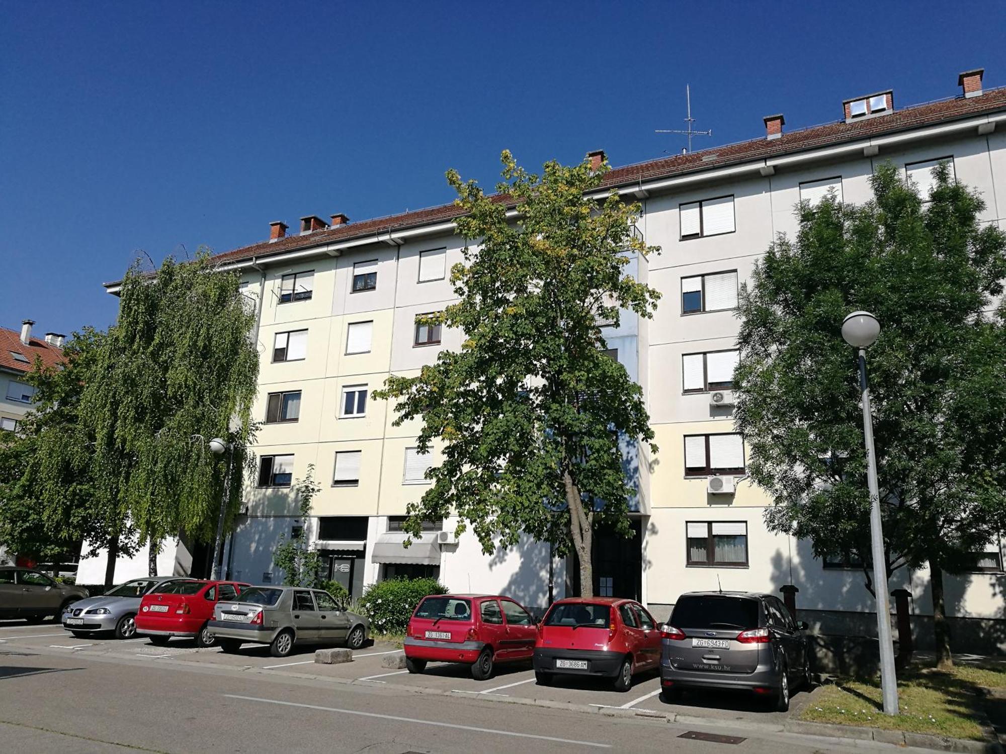 Fly By - Zagreb Airport - 0-24h Self Check In&out - Parking On Site